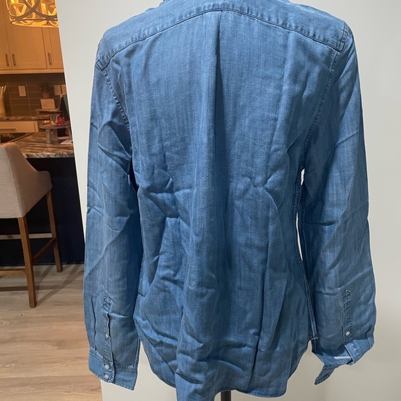 New Untuckit Lioness Denim Button Down Shirt - Picture 4 of 8